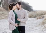 Babybauch-Shooting in der Natur in Rostock Warnemünde