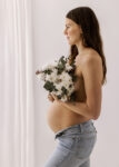 Babybauch-Shooting im Fotostudio in Rostock