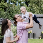 Familienfotos in der Natur_Familienfotos zu Hause